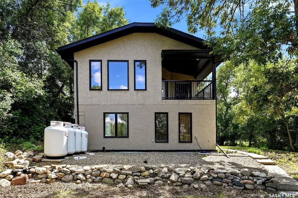 226 Daly Avenue Regina Beach SK S0G 4C0