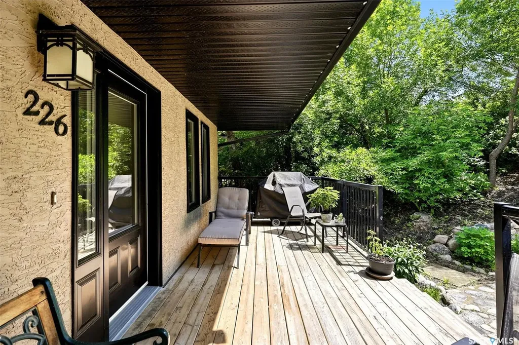 226 Daly Avenue Regina Beach SK S0G 4C0