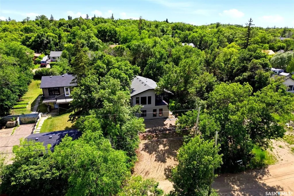 226 Daly Avenue Regina Beach SK S0G 4C0