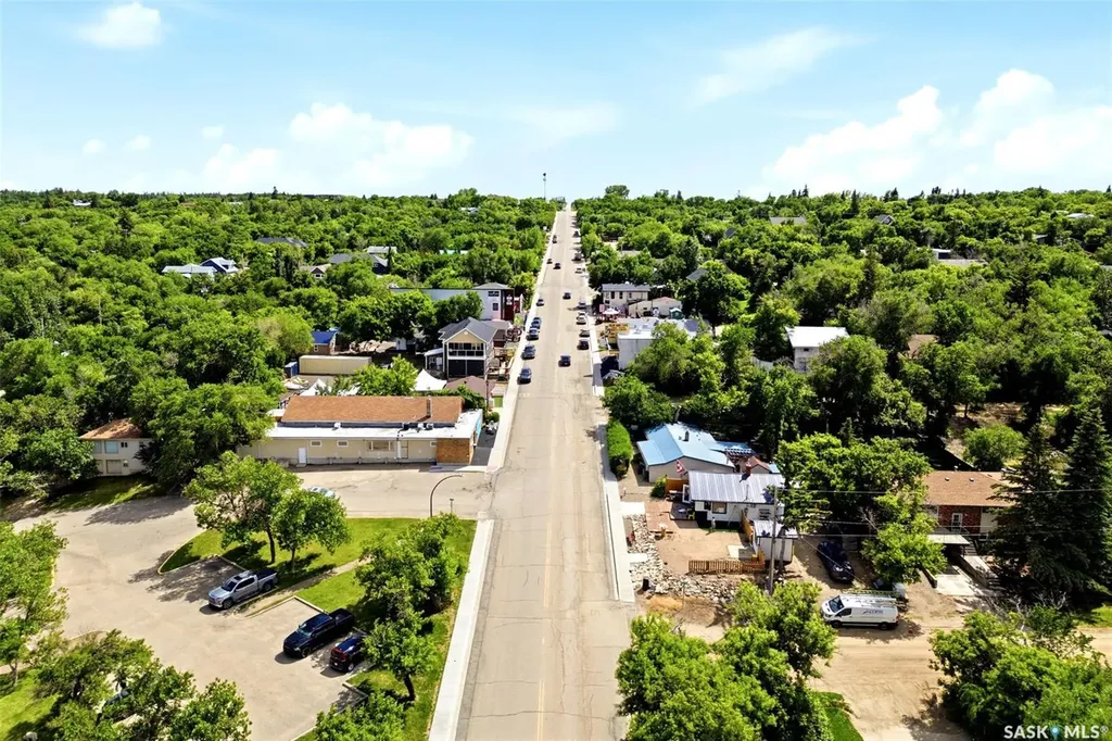 226 Daly Avenue Regina Beach SK S0G 4C0