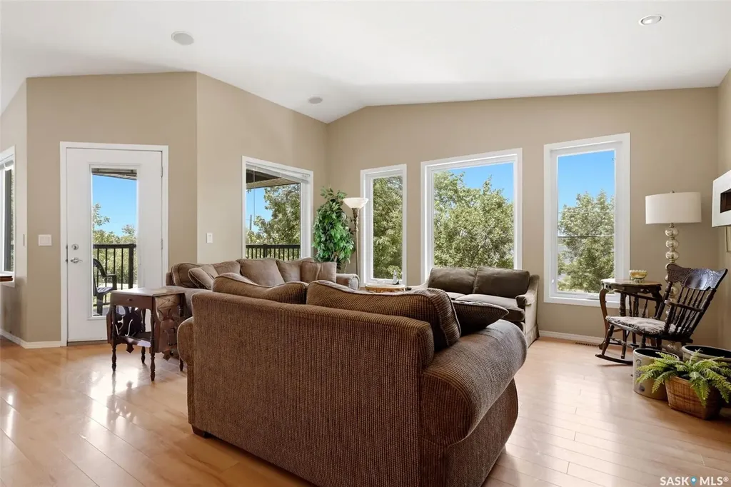 226 Daly Avenue Regina Beach SK S0G 4C0