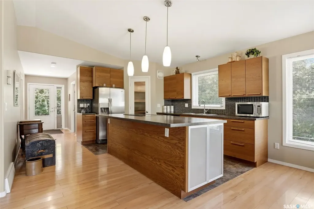 226 Daly Avenue Regina Beach SK S0G 4C0