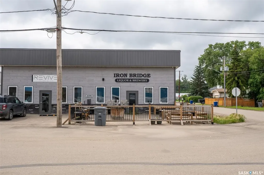 65 3rd Avenue Lumsden SK S0G 3C0
