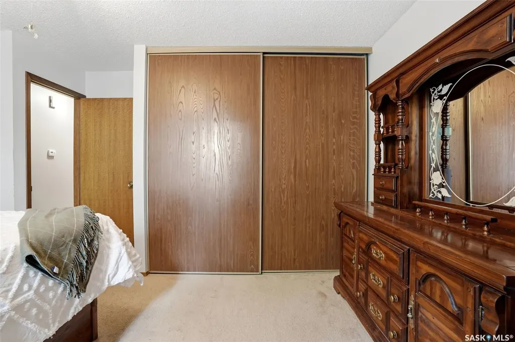 7122 Lawrence Drive Regina SK S4X 3X6