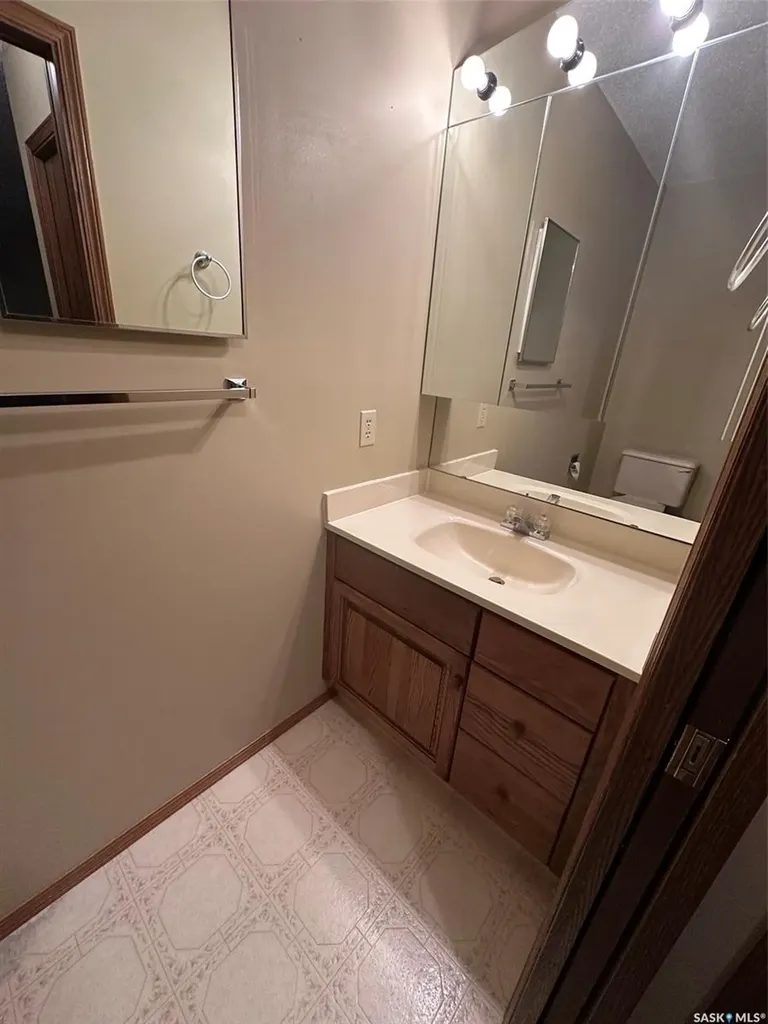 1214 3rd Street Estevan SK S4A 0R9