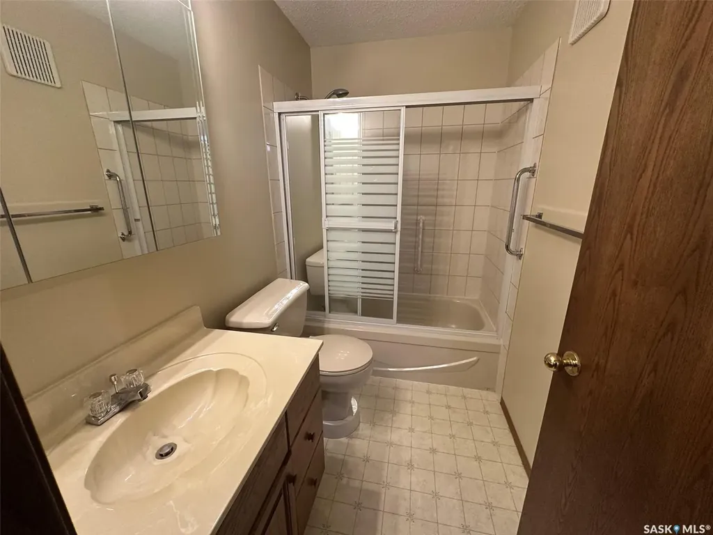 1214 3rd Street Estevan SK S4A 0R9