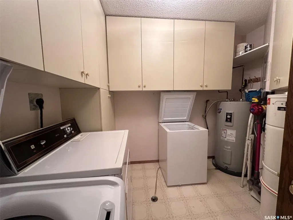 1214 3rd Street Estevan SK S4A 0R9