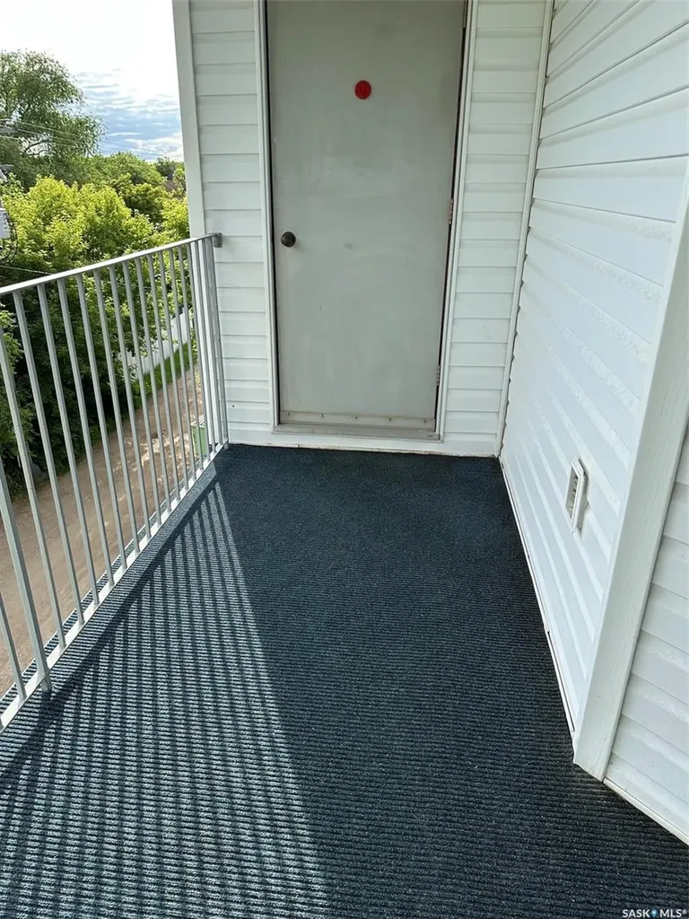 1214 3rd Street Estevan SK S4A 0R9