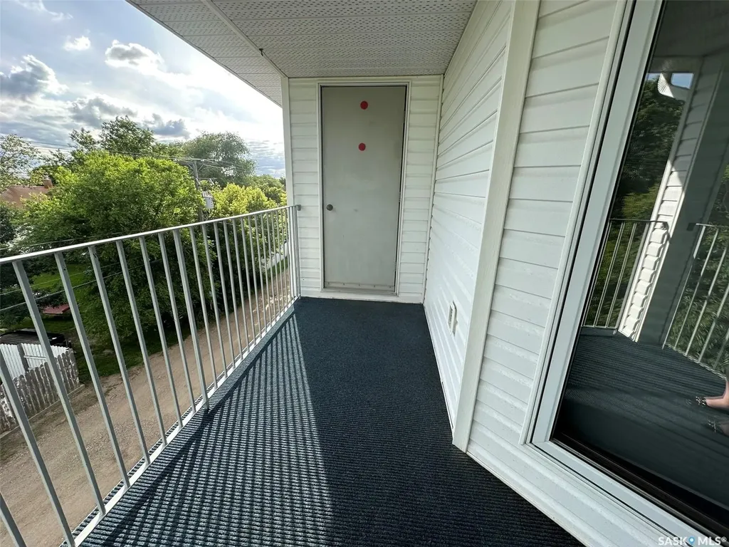 1214 3rd Street Estevan SK S4A 0R9