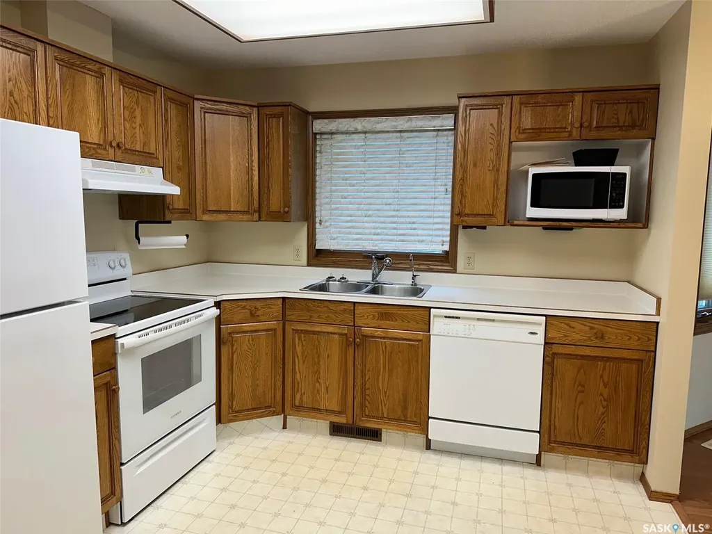 1214 3rd Street Estevan SK S4A 0R9