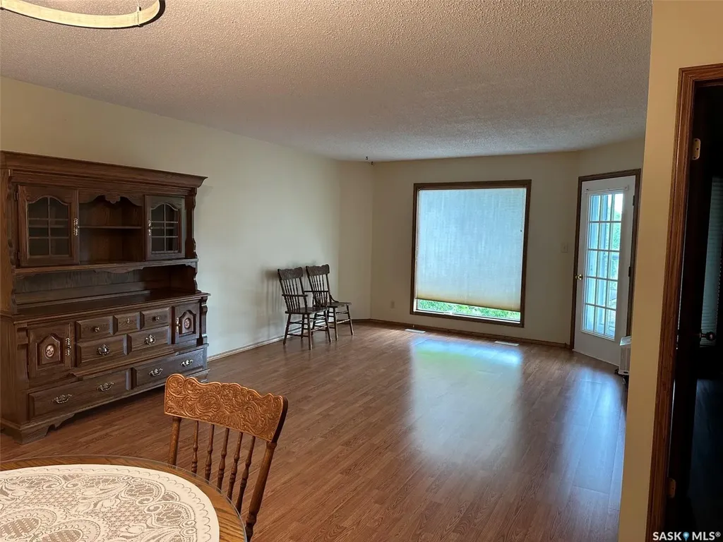 1214 3rd Street Estevan SK S4A 0R9