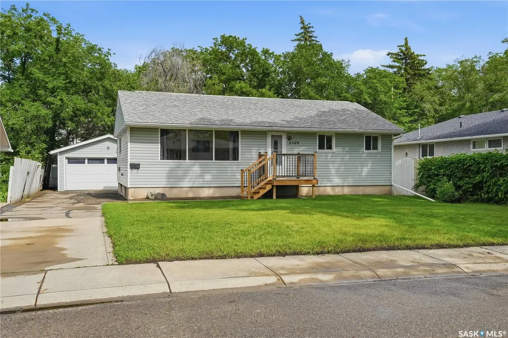 2509 Lacon Street Regina SK S4N 2A2