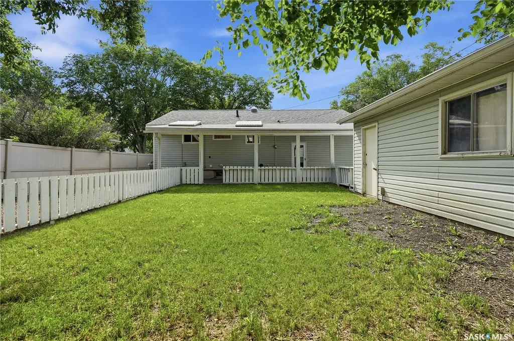 2509 Lacon Street Regina SK S4N 2A2