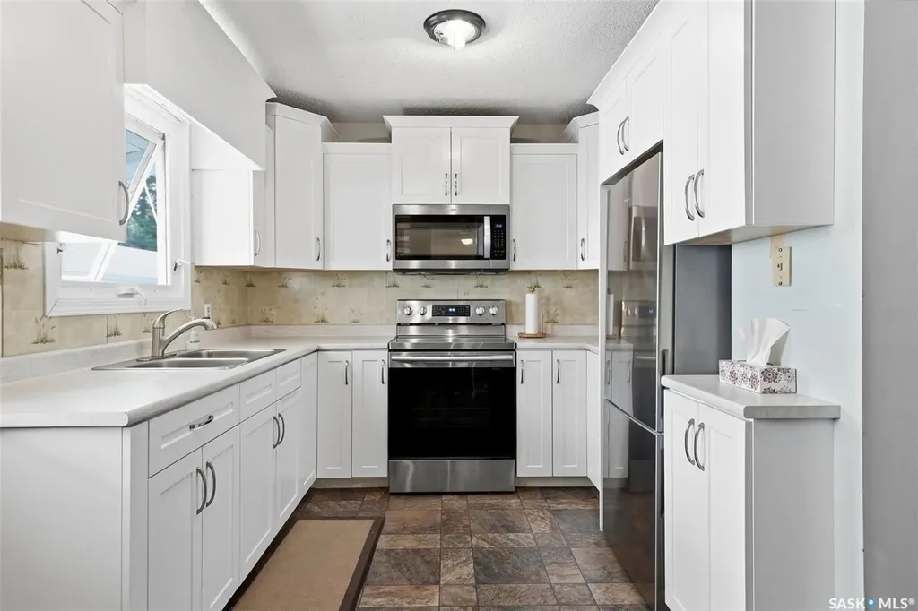 29 Macdowall Crescent Prince Albert SK S6V 6N2