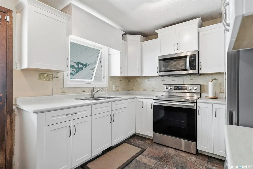 29 Macdowall Crescent Prince Albert SK S6V 6N2