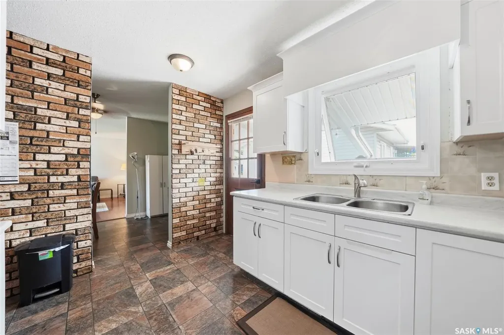 29 Macdowall Crescent Prince Albert SK S6V 6N2