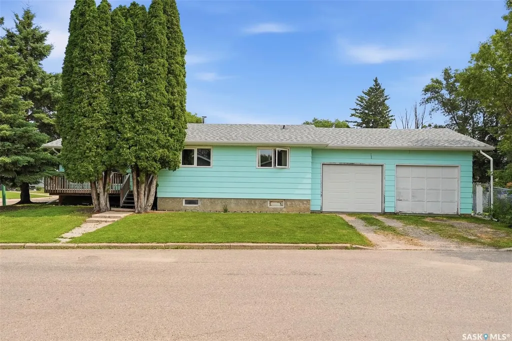 29 Macdowall Crescent Prince Albert SK S6V 6N2