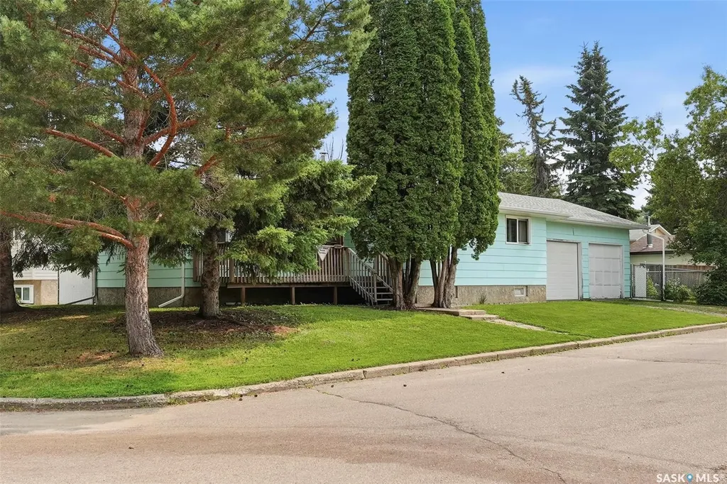 29 Macdowall Crescent Prince Albert SK S6V 6N2