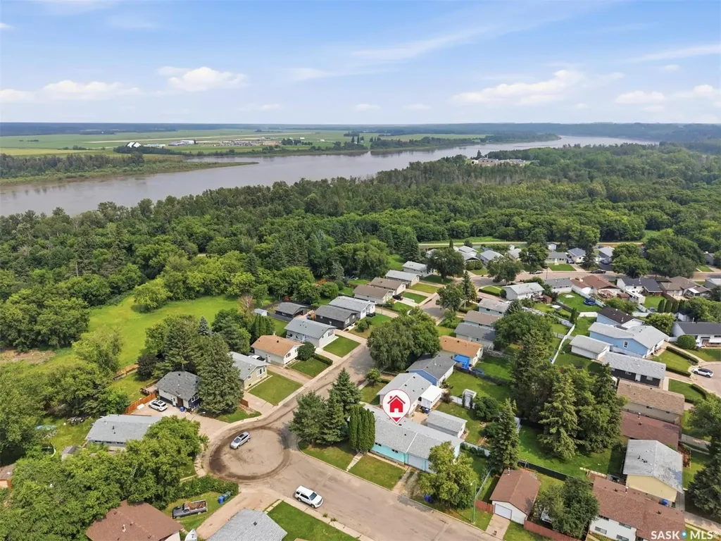 29 Macdowall Crescent Prince Albert SK S6V 6N2