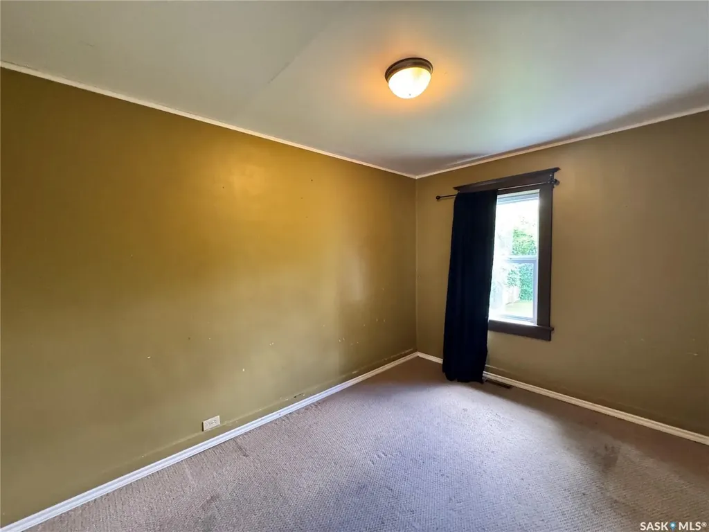 303 4th Avenue W Biggar SK S0K 0M0