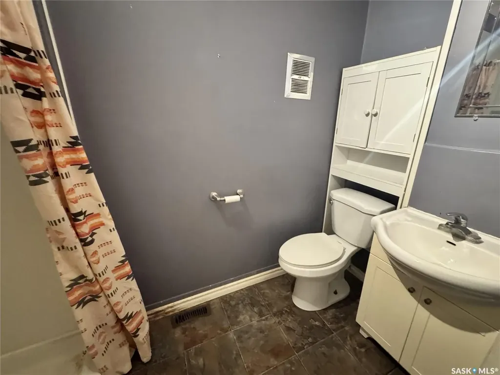 303 4th Avenue W Biggar SK S0K 0M0