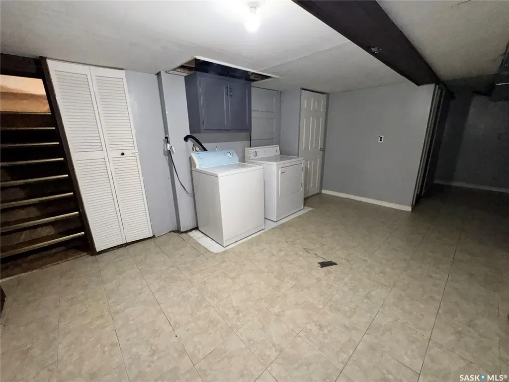 303 4th Avenue W Biggar SK S0K 0M0
