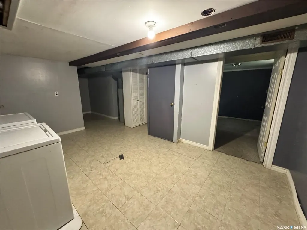 303 4th Avenue W Biggar SK S0K 0M0