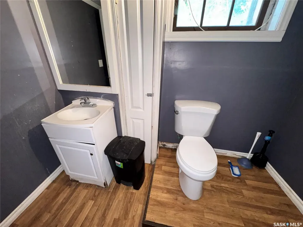 303 4th Avenue W Biggar SK S0K 0M0