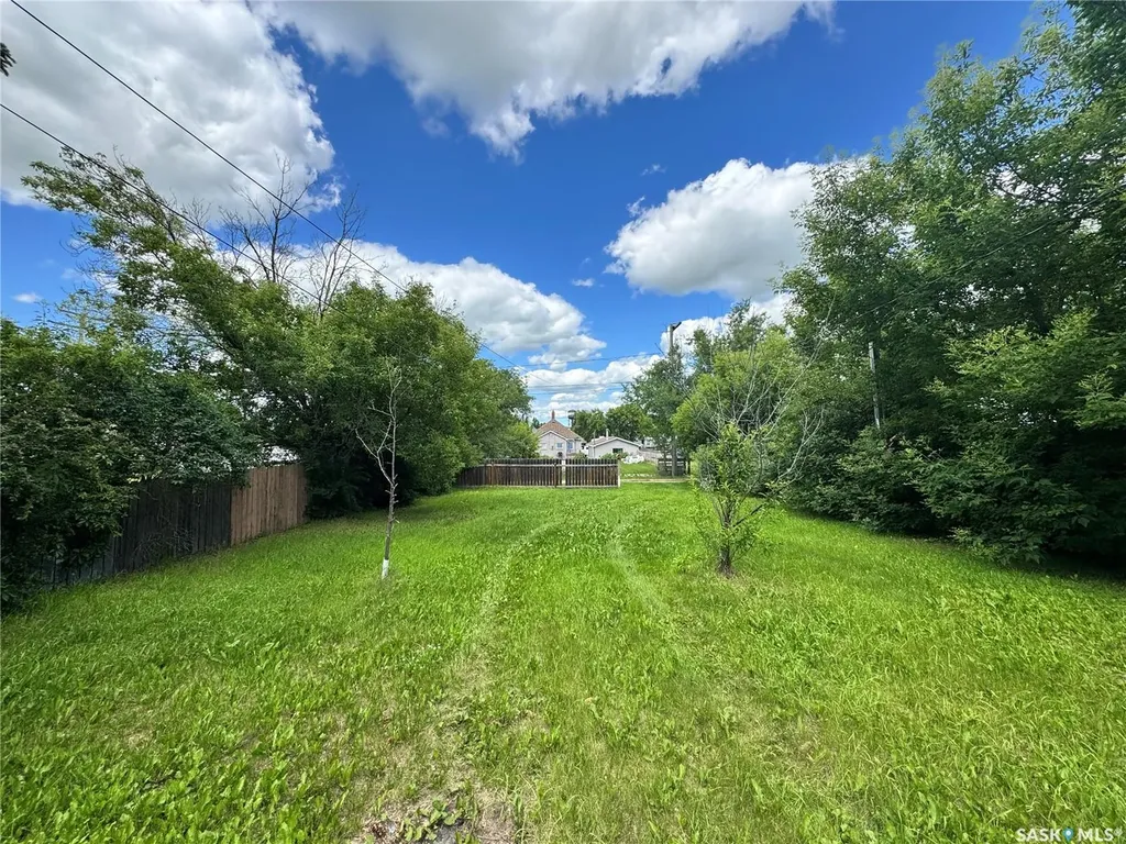 303 4th Avenue W Biggar SK S0K 0M0