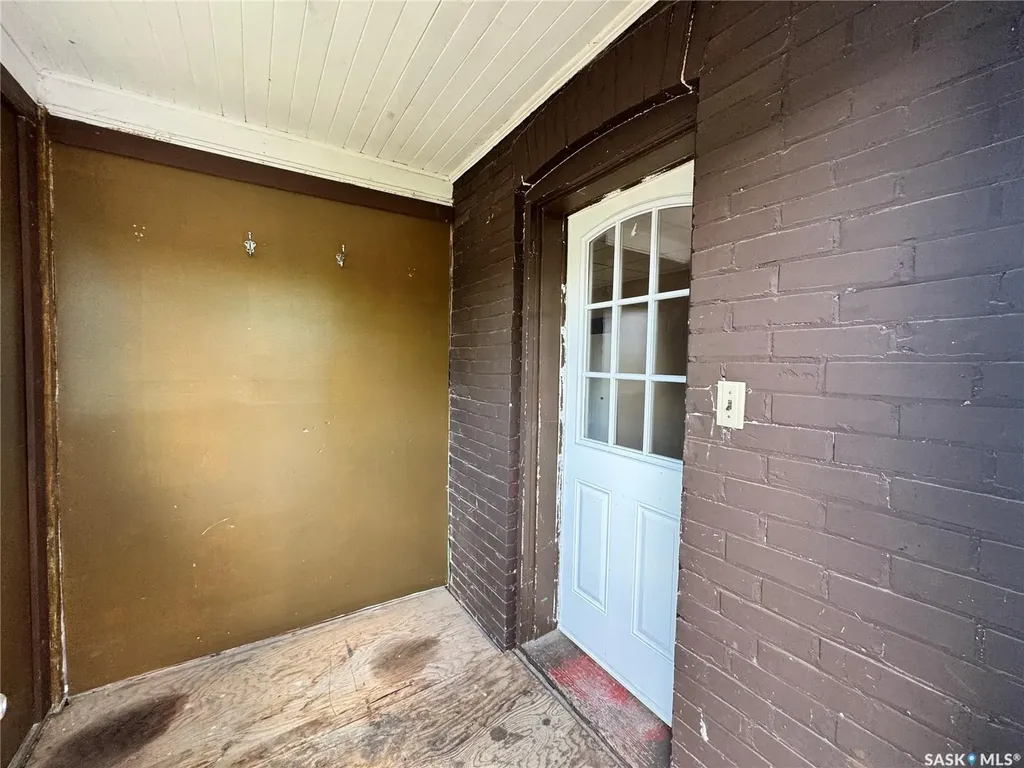 303 4th Avenue W Biggar SK S0K 0M0