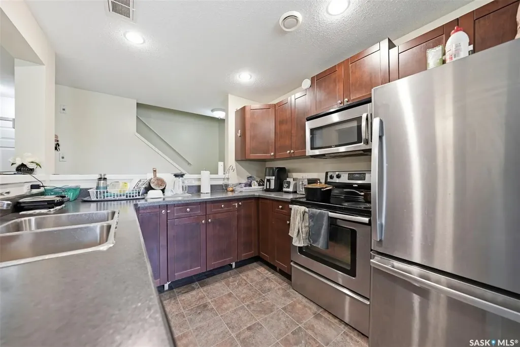 515 28th Street E Prince Albert SK S6V 1X8