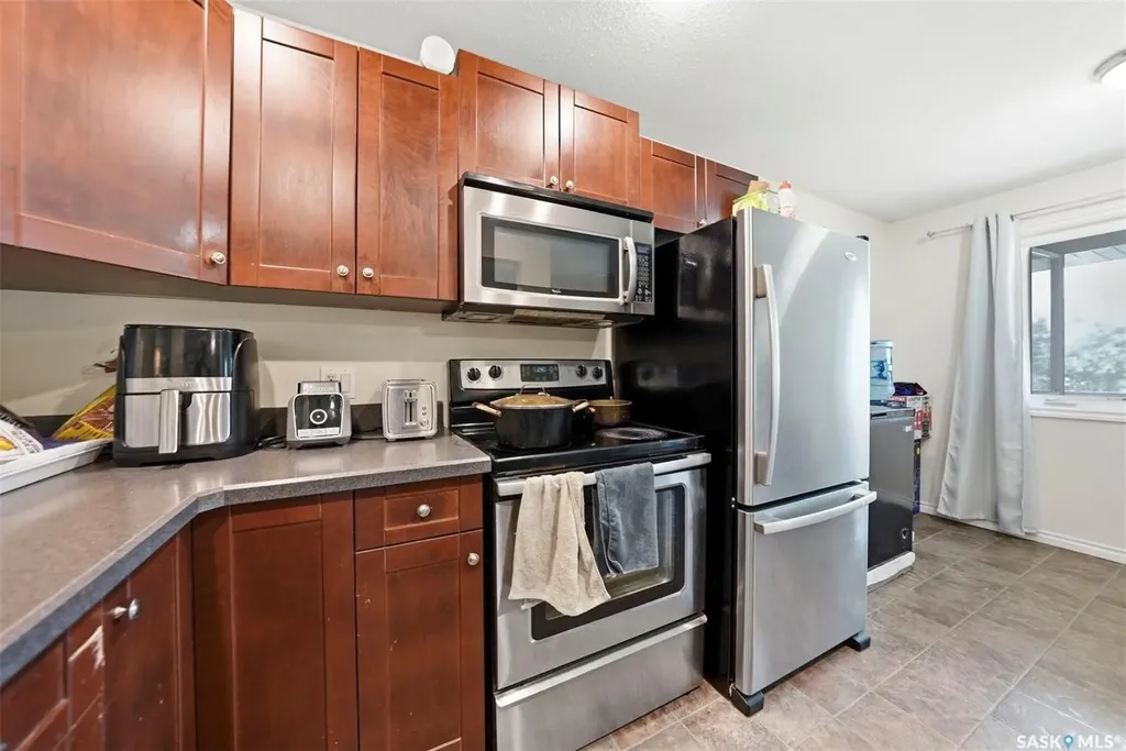 515 28th Street E Prince Albert SK S6V 1X8