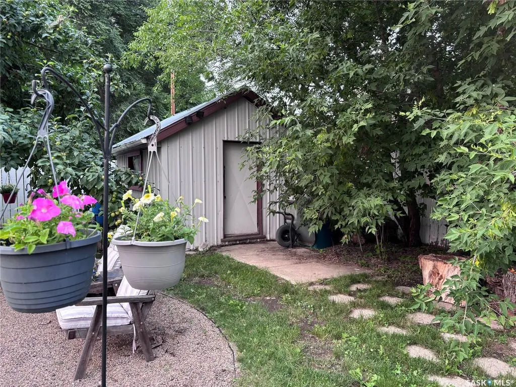 220 4th Street Dalmeny SK S0K 1E0