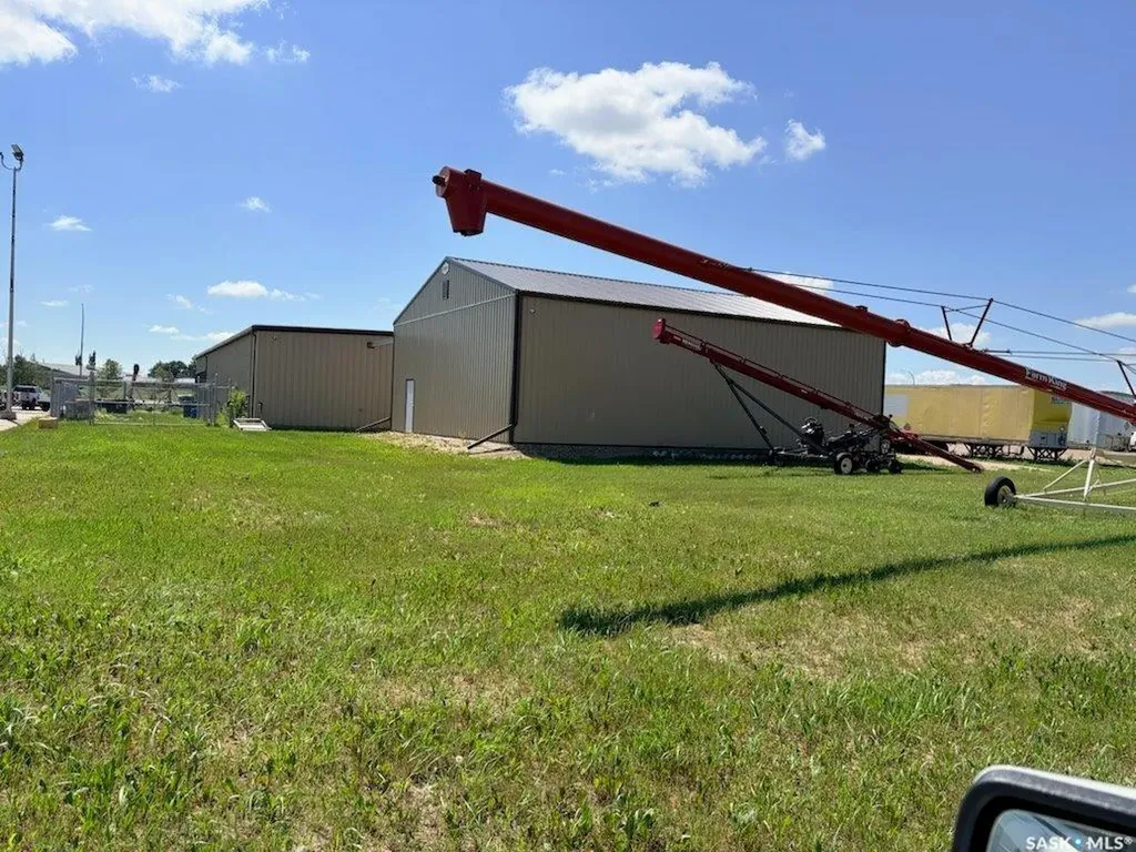 500 12th Avenue E Kindersley SK S0L 1S0