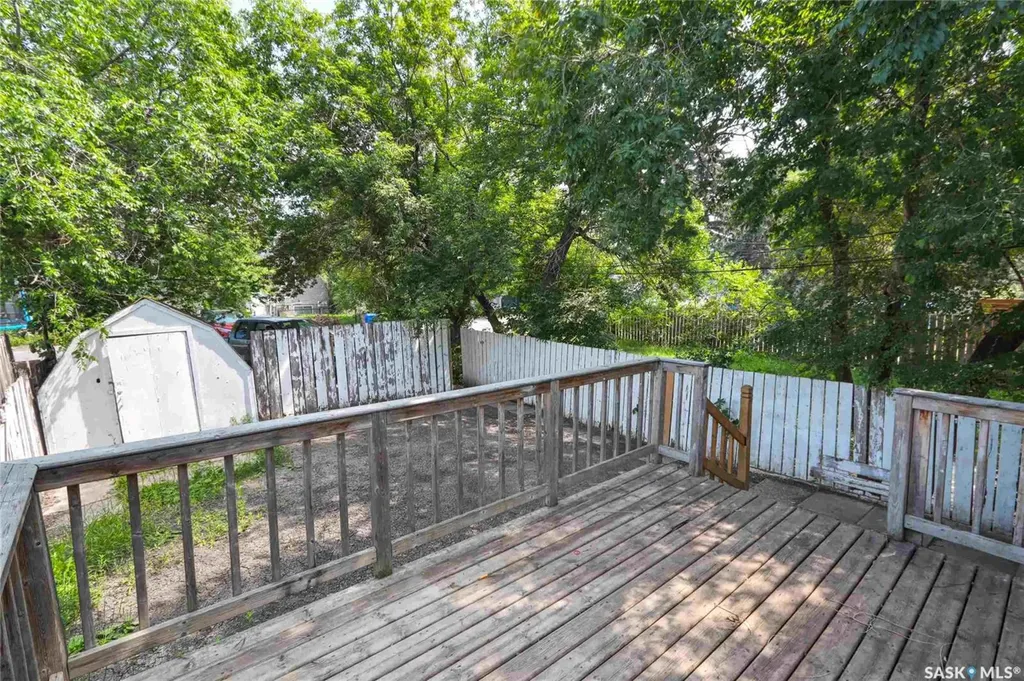 429 St John Street Regina SK S4R 1R4