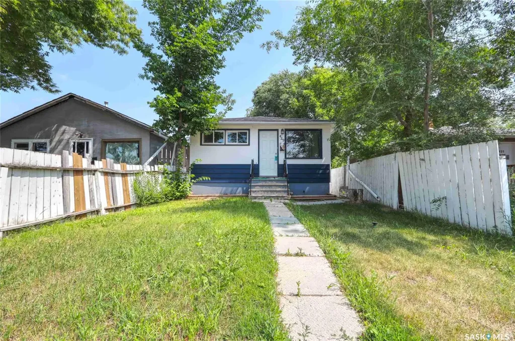 429 St John Street Regina SK S4R 1R4