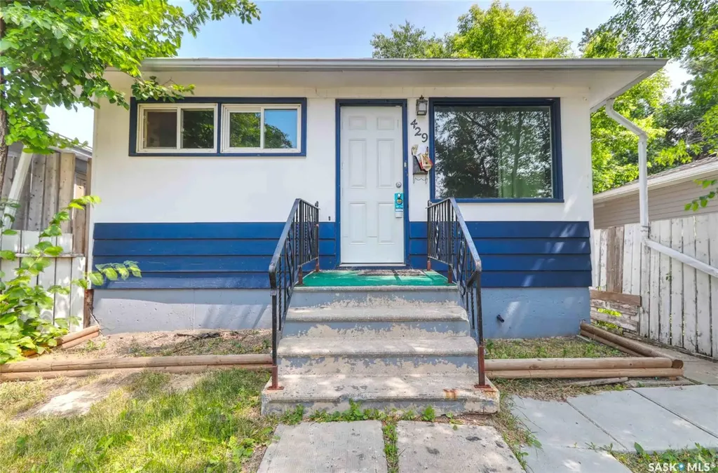 429 St John Street Regina SK S4R 1R4