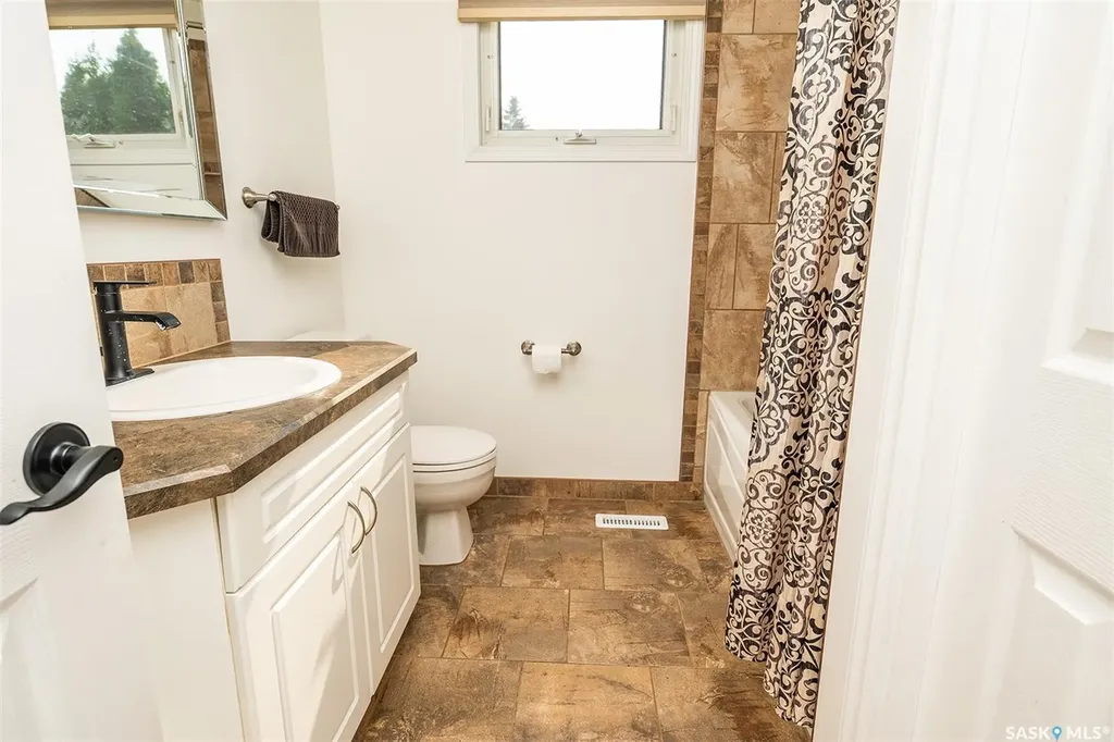 302 7th Street E Wynyard SK S0A 4T0