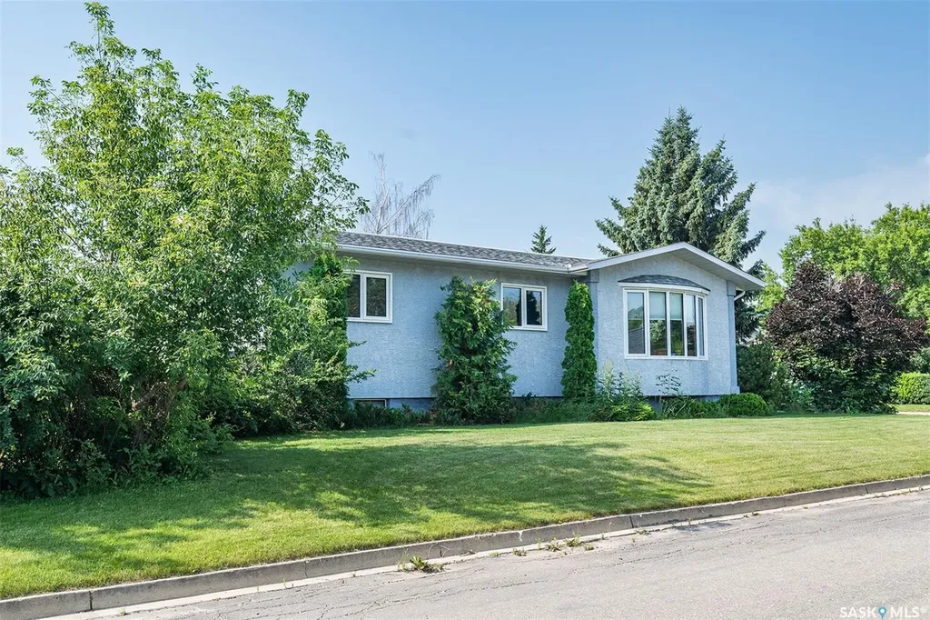 302 7th Street E Wynyard SK S0A 4T0