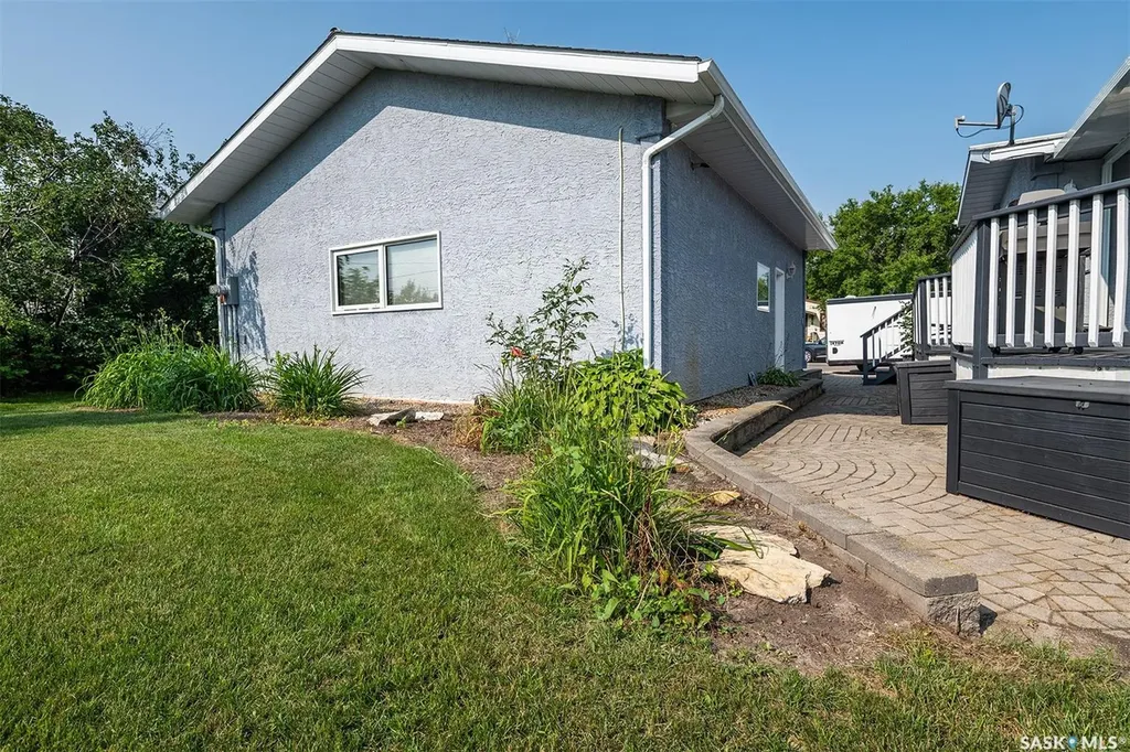 302 7th Street E Wynyard SK S0A 4T0