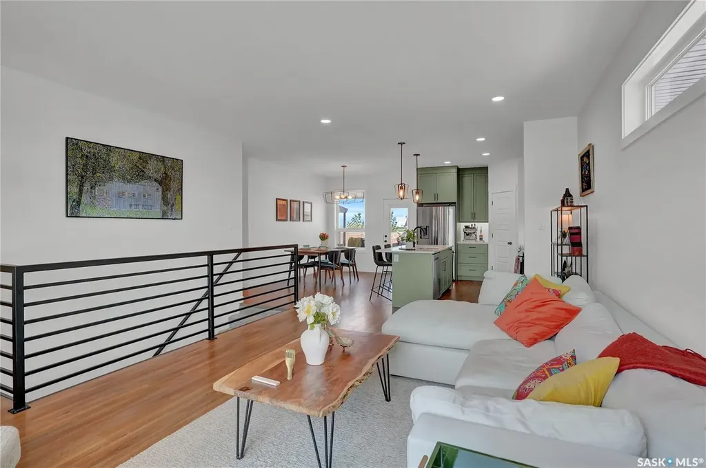 14 Clunie Court Moose Jaw SK S6J 0E3