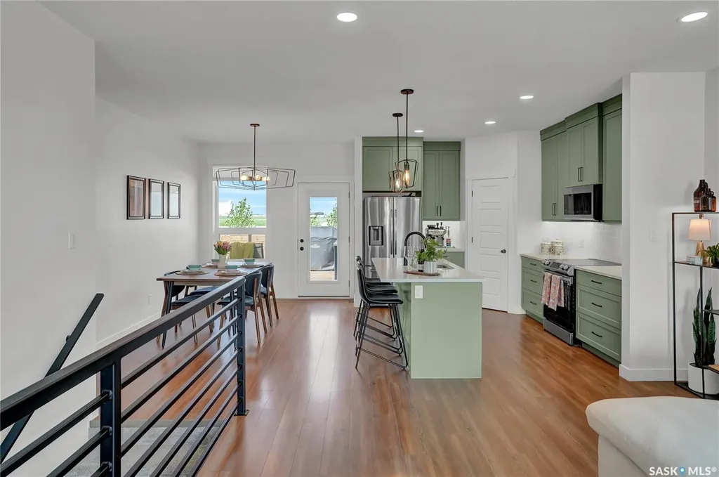 14 Clunie Court Moose Jaw SK S6J 0E3