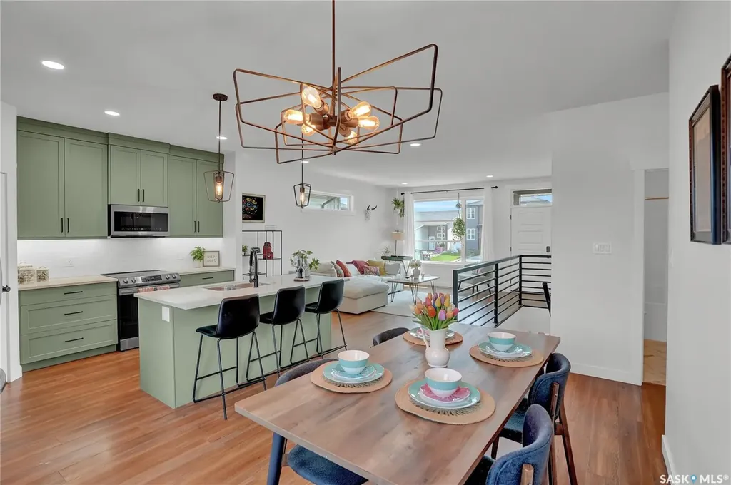 14 Clunie Court Moose Jaw SK S6J 0E3