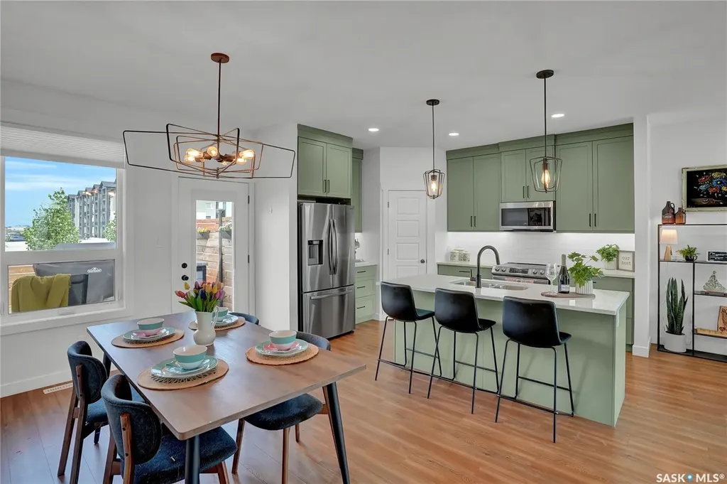 14 Clunie Court Moose Jaw SK S6J 0E3