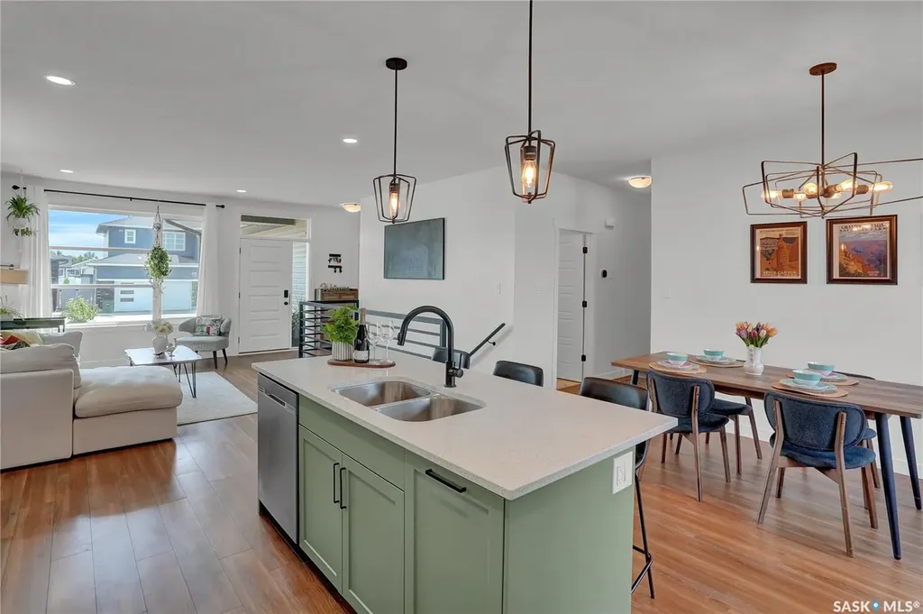 14 Clunie Court Moose Jaw SK S6J 0E3