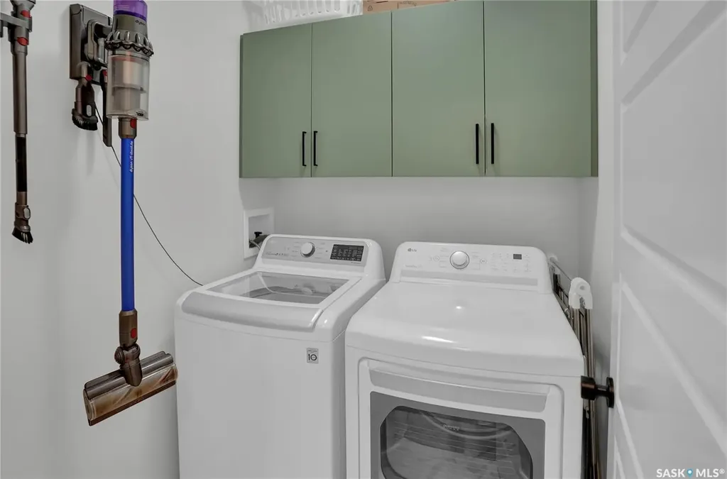 14 Clunie Court Moose Jaw SK S6J 0E3