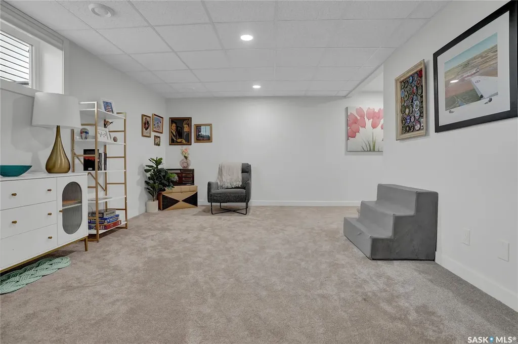 14 Clunie Court Moose Jaw SK S6J 0E3