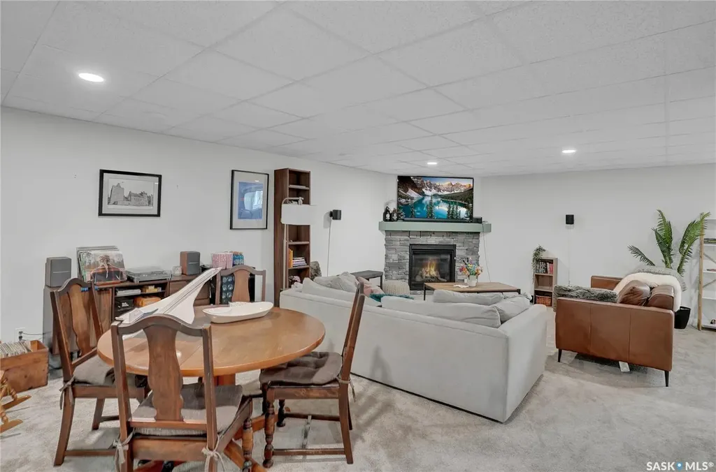 14 Clunie Court Moose Jaw SK S6J 0E3
