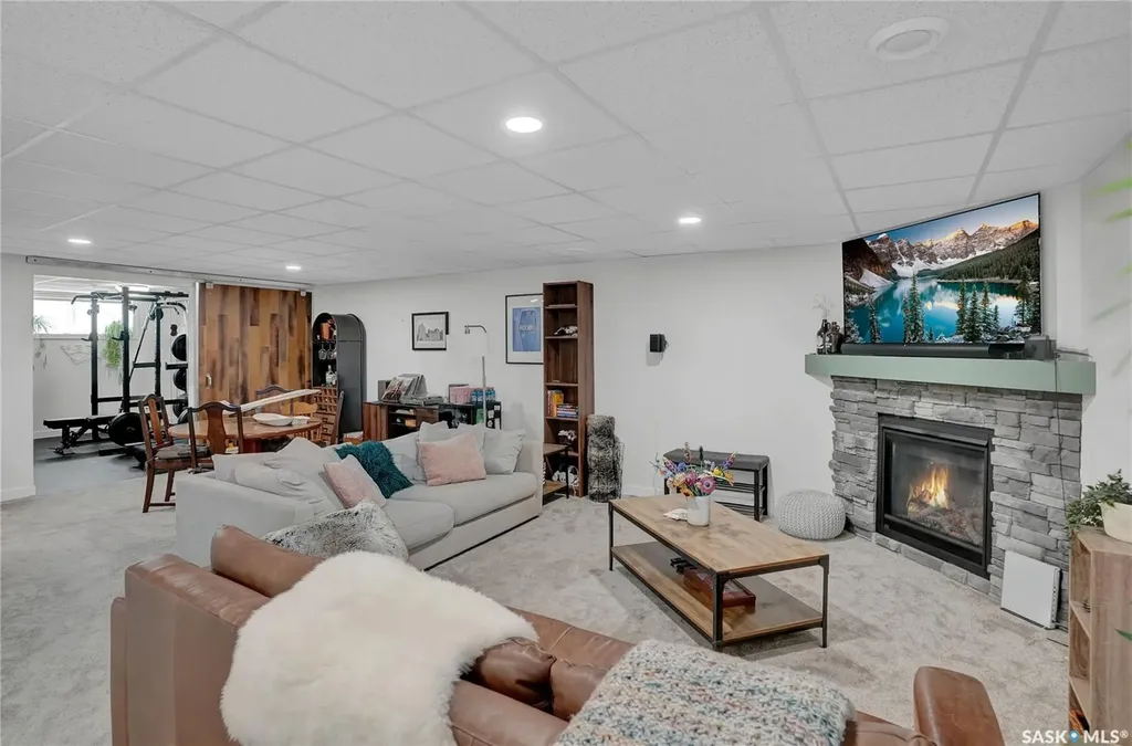 14 Clunie Court Moose Jaw SK S6J 0E3