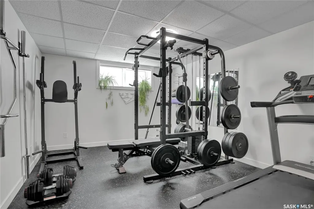 14 Clunie Court Moose Jaw SK S6J 0E3
